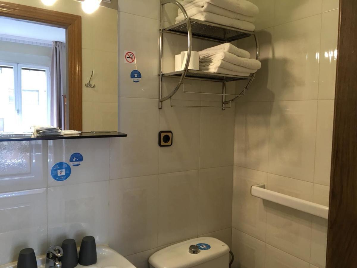 Hostal Retiro Madryt Zewnętrze zdjęcie