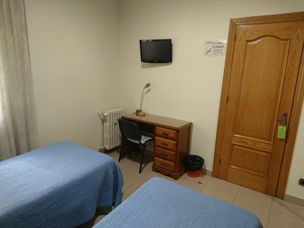 Hostal Retiro Madryt Pokój zdjęcie