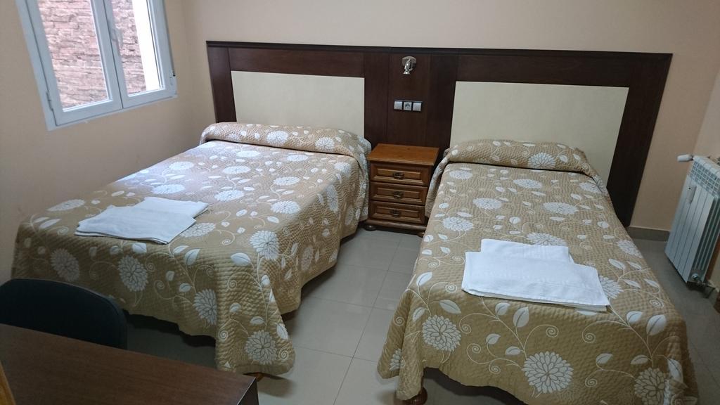 Hostal Retiro Madryt Pokój zdjęcie