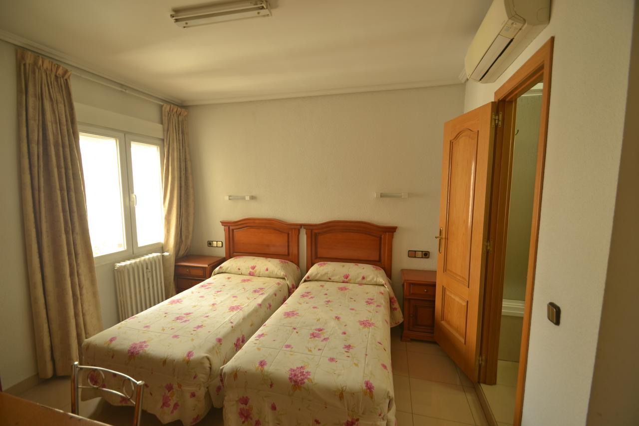 Hostal Retiro Madryt Zewnętrze zdjęcie