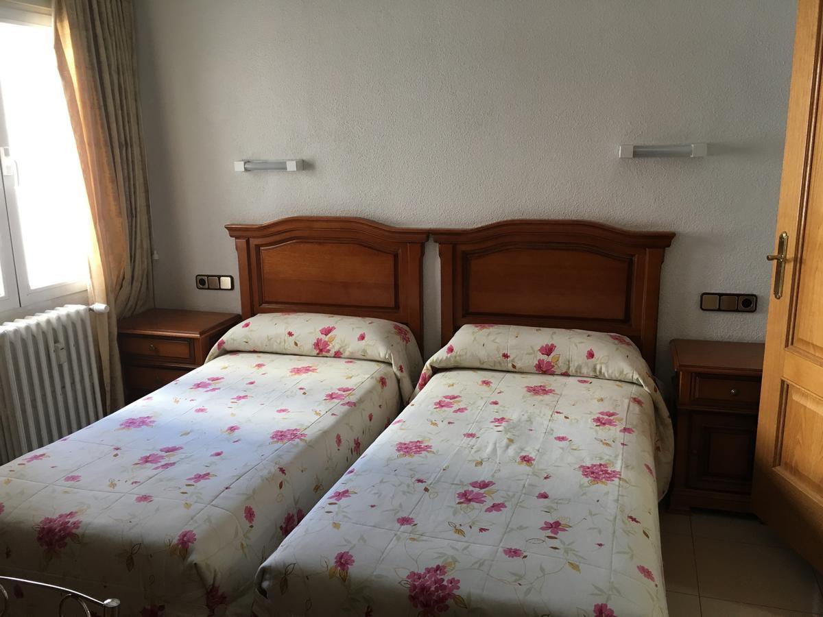 Hostal Retiro Madryt Zewnętrze zdjęcie